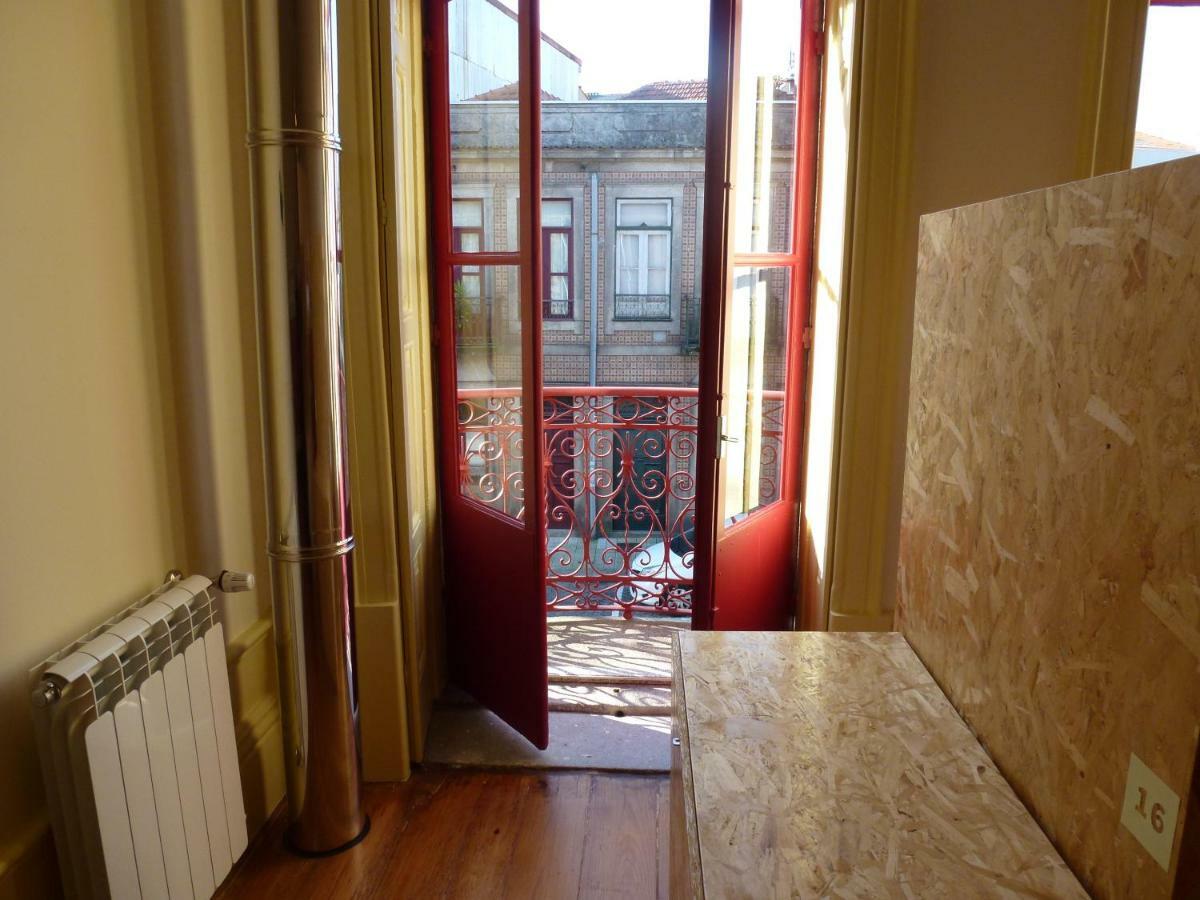 Canvas Atelier Hostal